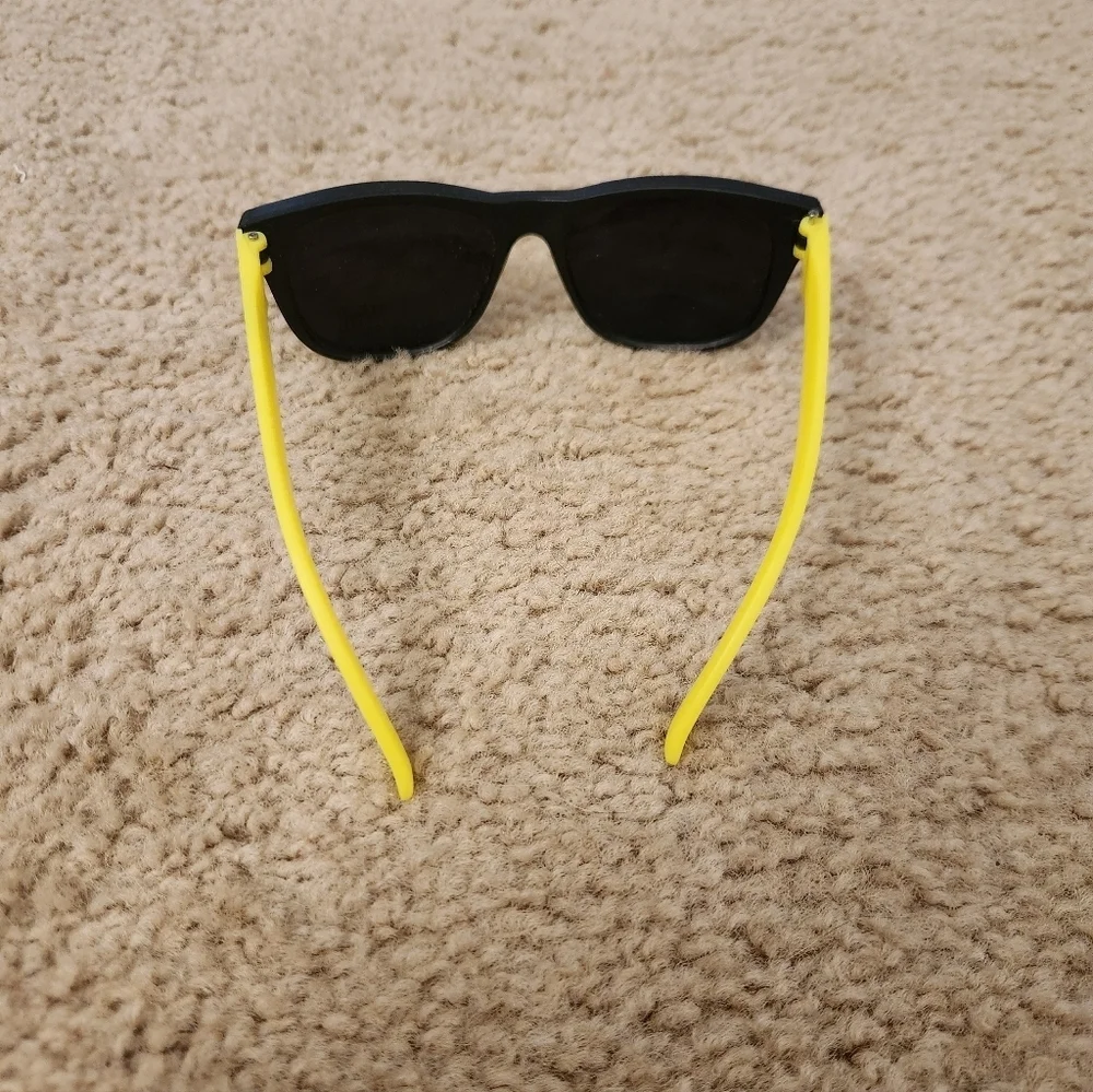 New Kids‎ On The Block Yellow Sunglasses Logo VTG #X